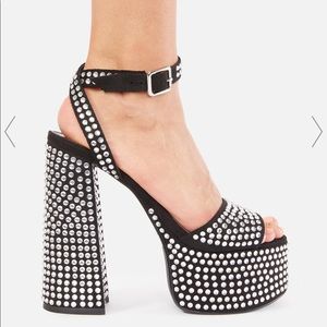 Gundia Platform Heels! Never Worn! Size 7